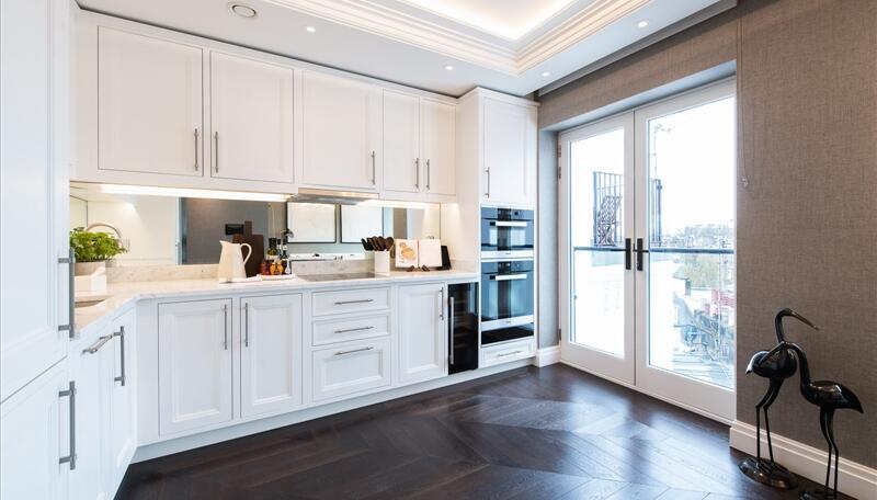 2 bed property in Prince Of Wales Terrace, London